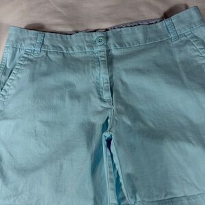 crown & ivy womens turquoise Caroline flat front 6.5" chino shorts - size 12